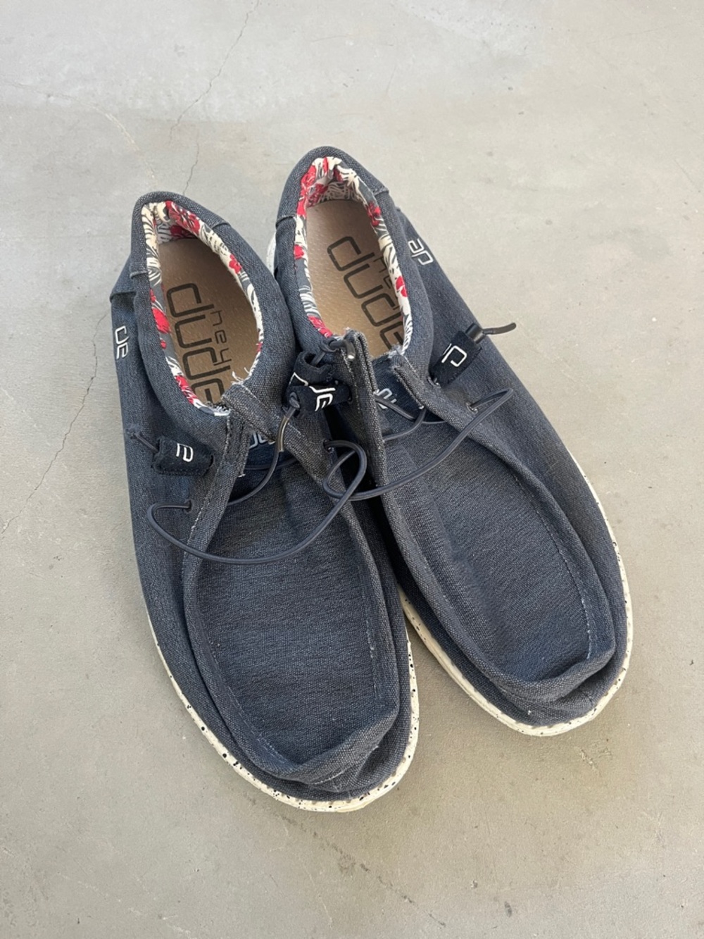 Hey Dude Black Canvas Slip-On Loafers with Red Floral Lining Wally Stretch 11